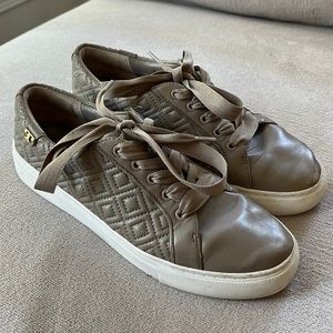 Tory Burch grey sneaker tennis shoe size 8.5